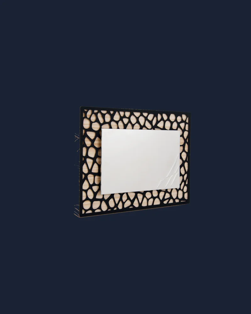 Placa Madera con Calado Orgánico Negro